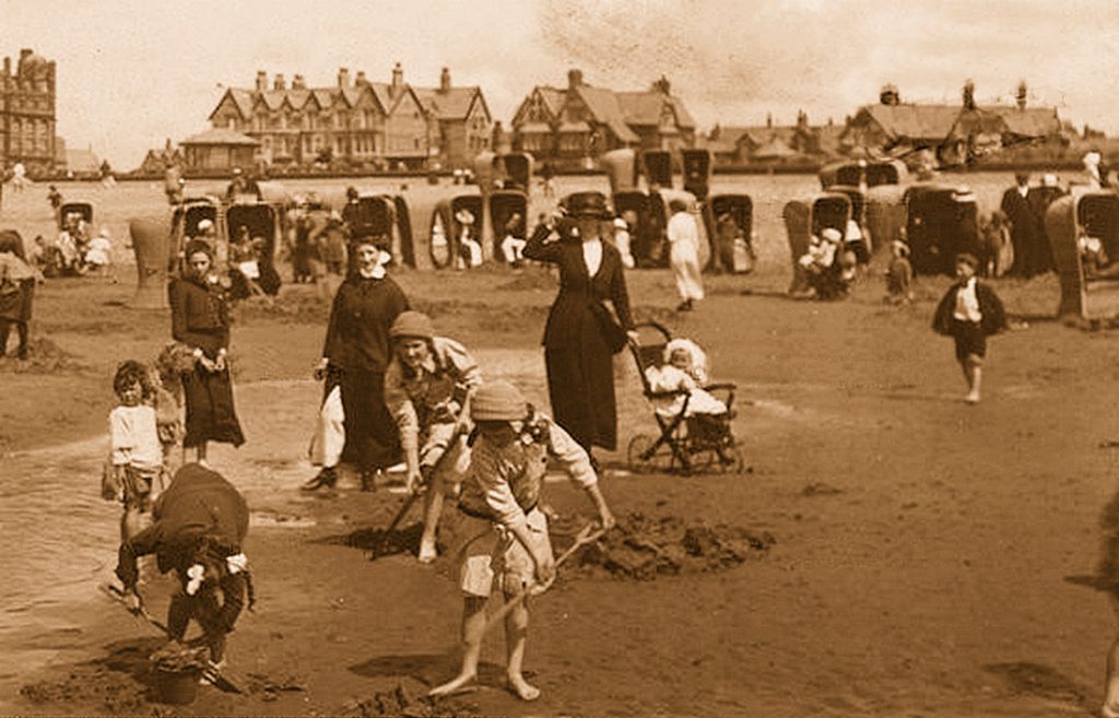 St Annes Beach Huts 1910